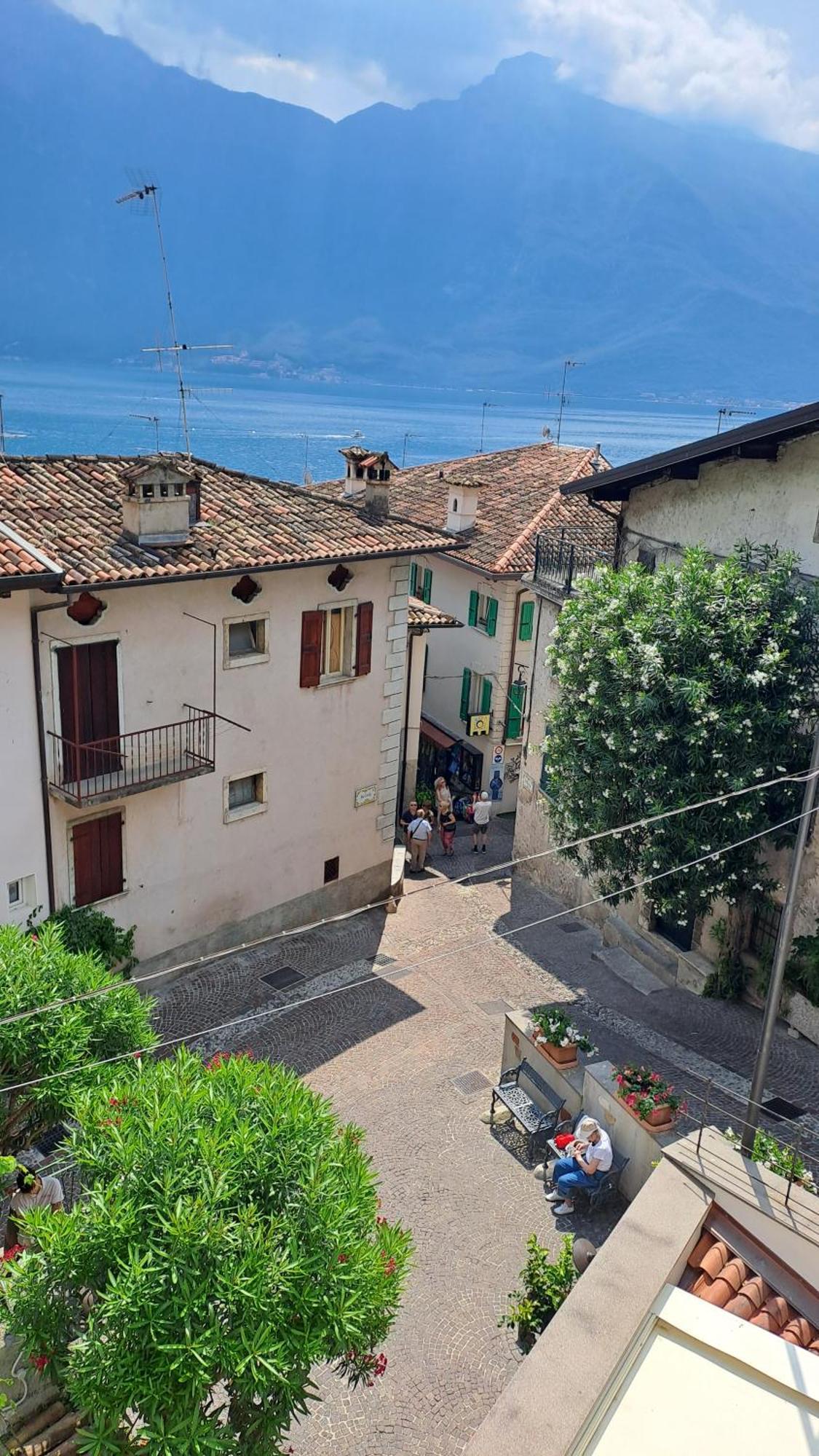 Апартаменти Casa Maria Lafinestrasulgarda Лімоне-суль-Гарда Екстер'єр фото